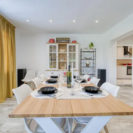 Cosy D&d By Interhome